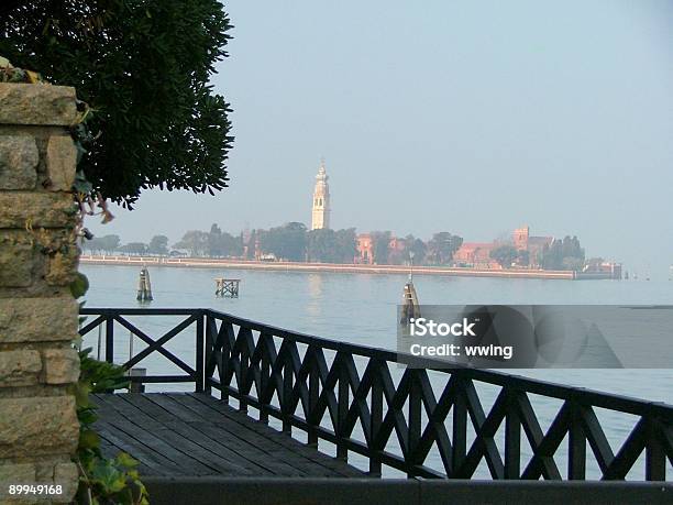 Isola Della Laguna Di Venezia - Fotografie stock e altre immagini di Acqua - Acqua, Baia, Campanile