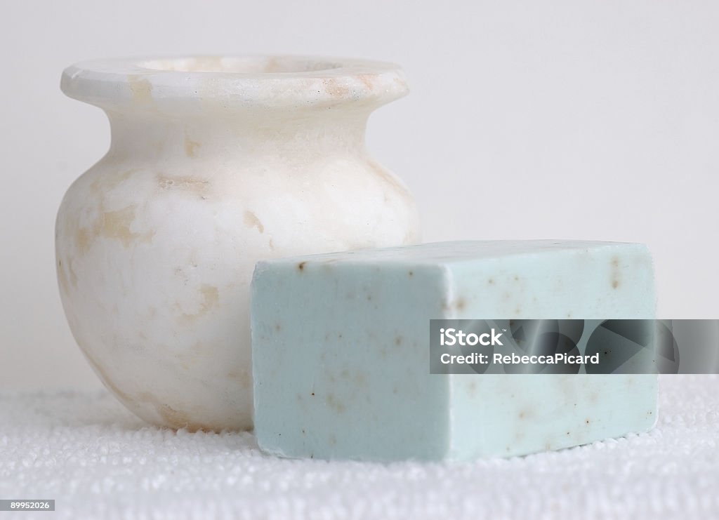 Florero de mármol y jabón. - Foto de stock de Aromaterapia libre de derechos