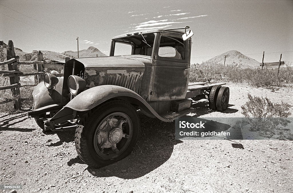 브로컨 자동차모드 웨스트 - 로열티 프리 오래된 스톡 사진