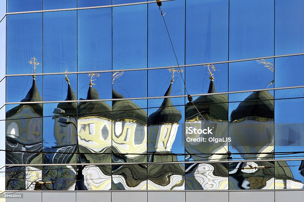 Moderno reflections_mirrors do Deus - Foto de stock de Arranha-céu royalty-free