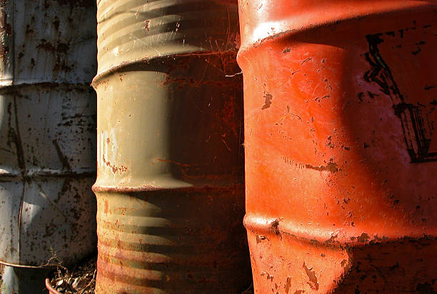 manchado barrerls - tailings container environment pollution imagens e fotografias de stock