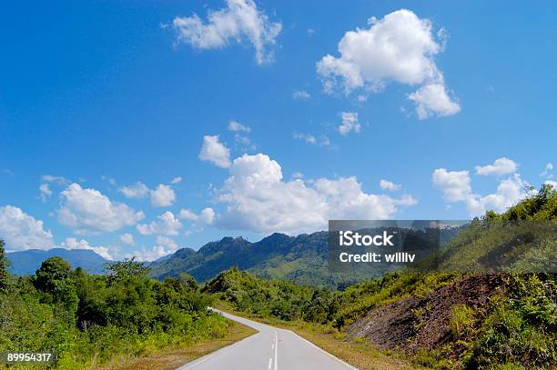 Foto de Paisagem e mais fotos de stock de Ilha de Borneo - Ilha de Borneo, Estrada rural, Azul