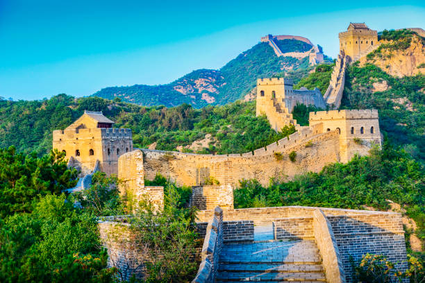 die great wall of china. - badaling stock-fotos und bilder