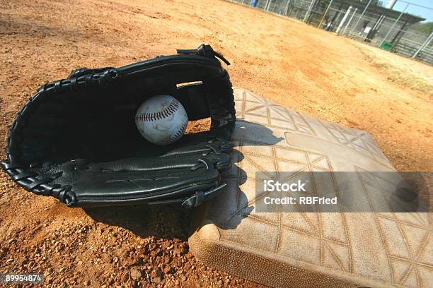 Photo libre de droit de Joueur De Baseball banque d'images et plus d'images libres de droit de Enfant - Enfant, Terrain de baseball, Balle de baseball