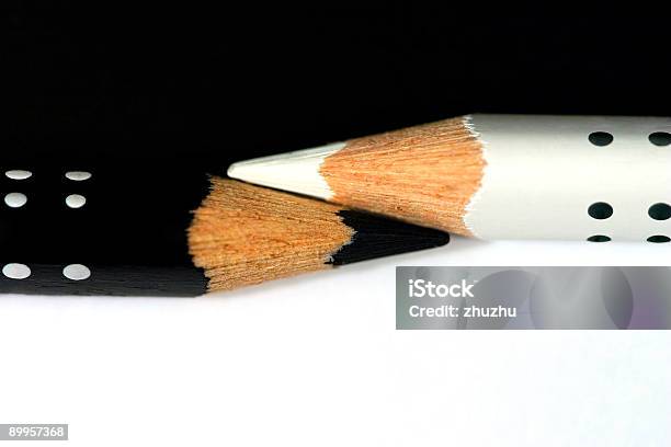 Czarne I Białe Ołówki - zdjęcia stockowe i więcej obrazów Abstrakcja - Abstrakcja, Bez ludzi, Biały