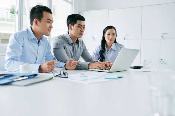 istock Daily meeting 899577056