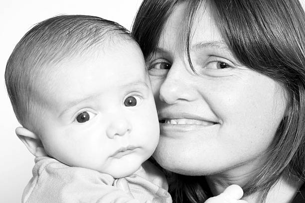 madre e figlio - human nose baby animal nose mother foto e immagini stock