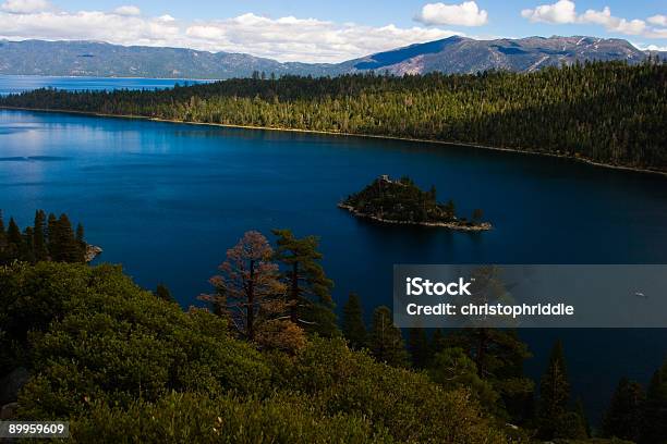 Isla De Lake Tahoe Foto de stock y más banco de imágenes de Abundancia - Abundancia, Agua, Ancho