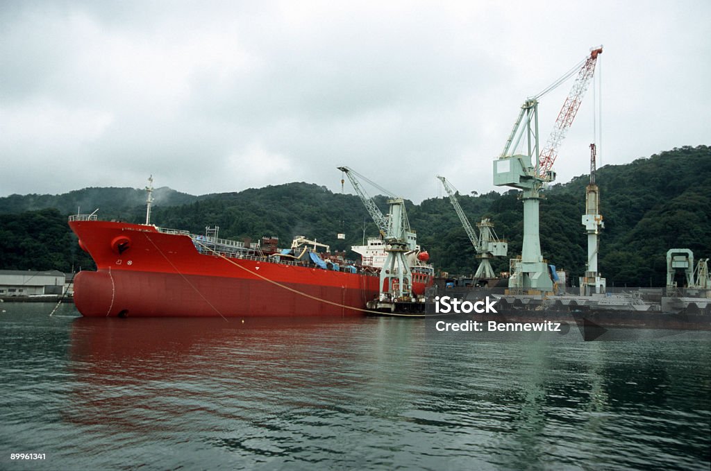 Barco en shipyard - Foto de stock de Agua libre de derechos
