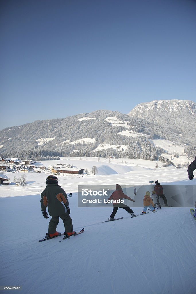Детей и зимой - Стоковые фото Австрия роялти-фри
