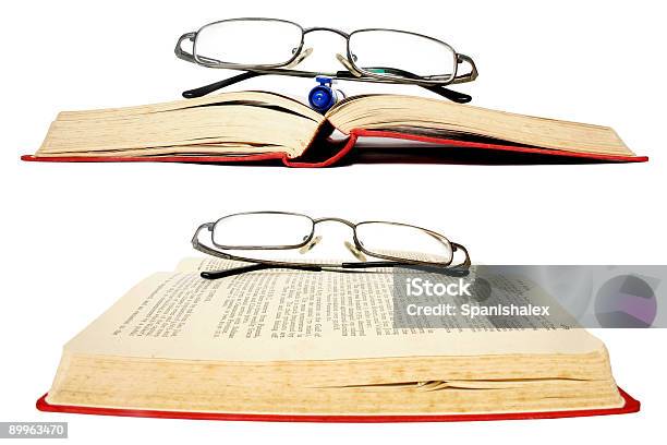 Brillen Und Bücher Stockfoto und mehr Bilder von Akademisches Lernen - Akademisches Lernen, Autorität, Brille