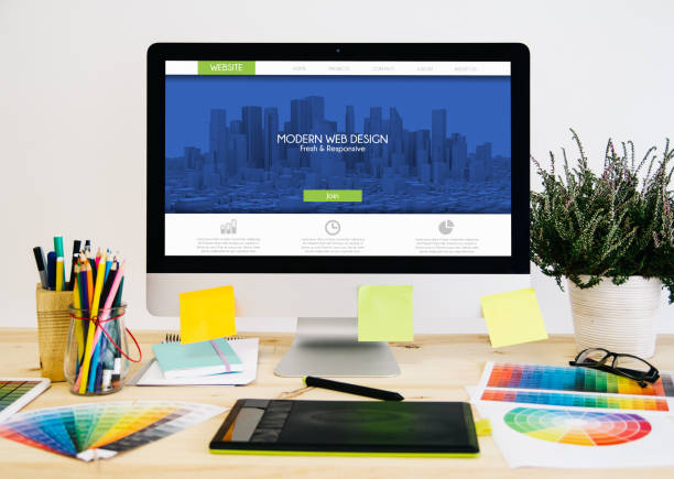 istock stationery desktop website design 899640092