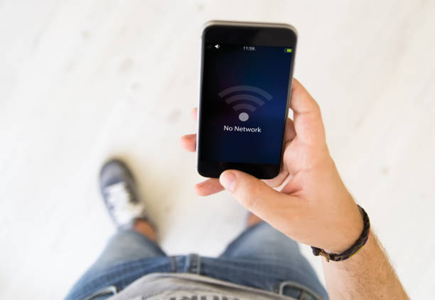 istock male hand no network smart phone 899640198