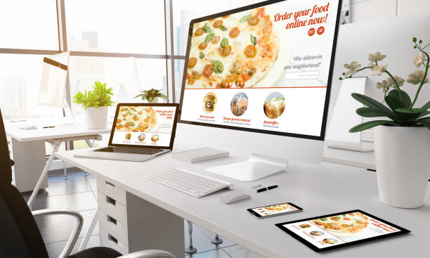 istock Modern order food online screen devices 899640222