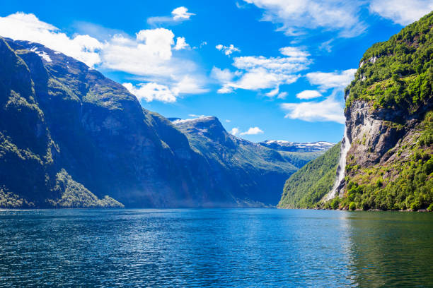 geirangerfjord, 노르웨이에서 이랑 - water waterfall sky seascape 뉴스 사�진 이미지