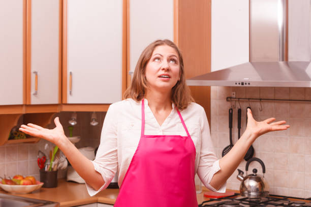 istock Thinking housewife at home 899674108