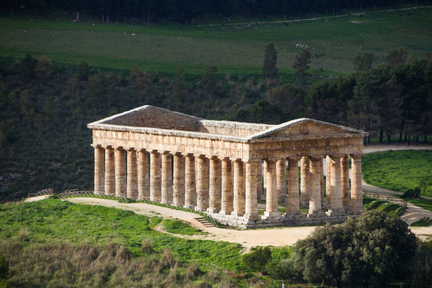 segesta, ancient greek temple, sicily, italy. - column italy italian culture greece imagens e fotografias de stock