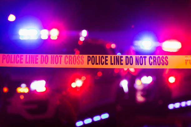 事故や犯罪のシーン ・ コルドン ・ テープ - law enforcement and crime ストックフォトと画像