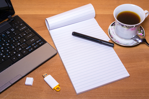 Computer Note Table Office Desk Table With Computer Note Paper Coffee And Flash Memory ...