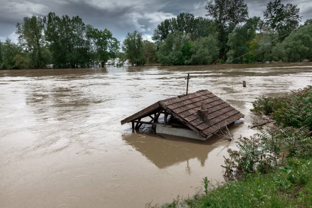 затопленный дом - federal emergency management agency стоковые фото и изображения