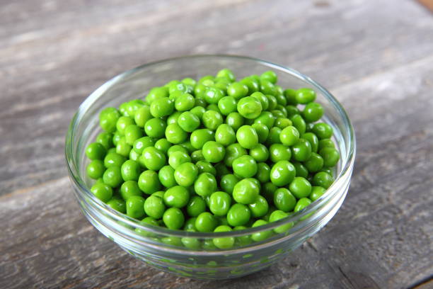 Fresh green peas in a bowl