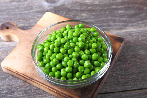 istock Fresh green peas in a bowl 899789780