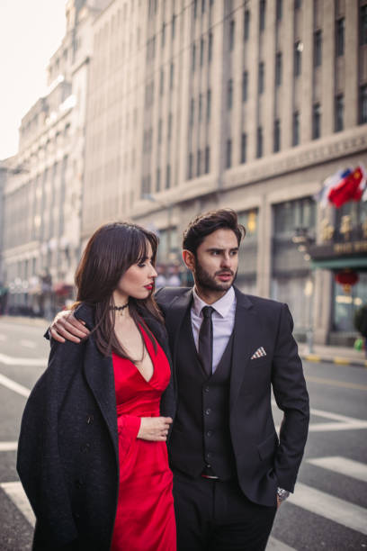 istock Man and pretty young woman 899801342