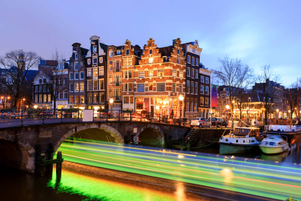 istock Night city view in Amsterdam, Netherlands 899874362