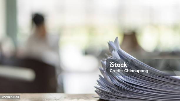 Hoja De Respuestas Del Examen En La Sala De Examen Foto de stock y más banco de imágenes de Examen - Examen, Papel, Documento