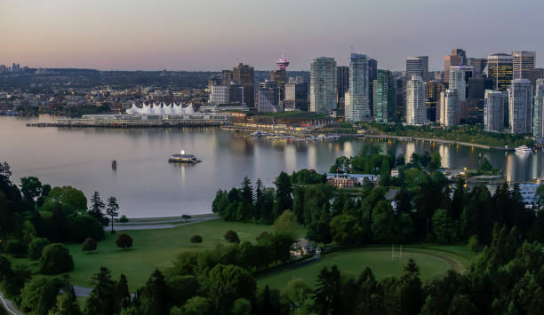 istock Cityscape with Harbour Centre and Canada Place 899890782