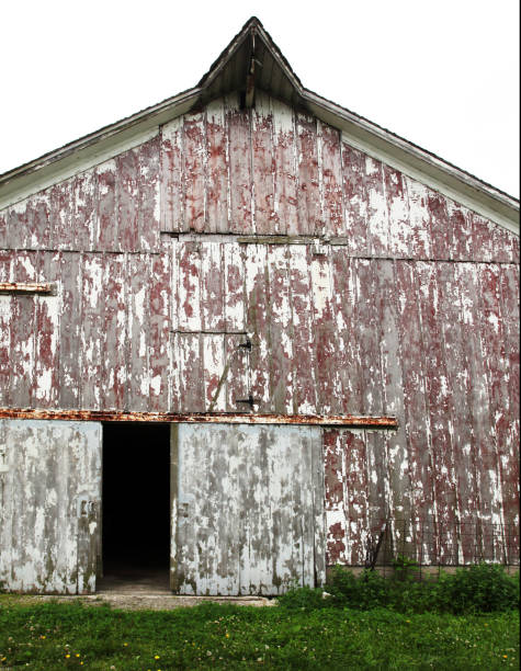 istock Gabel barn with peak and pulley for bringing hay into loft. 899950584