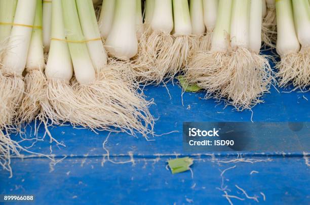 Một Số Tỏi Tây Trong Một Thị Trường Hình ảnh Sẵn có - Tải xuống Hình ảnh Ngay bây giờ - Bulgaria - Đông Âu, Bữa ăn - Món ăn, Bữa ăn trưa