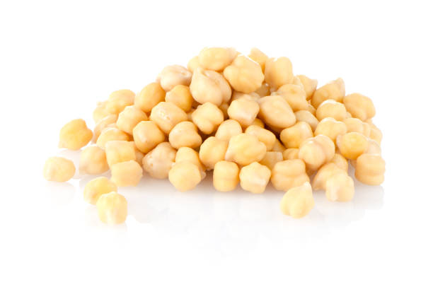 istock Pile of chickpeas 899976688