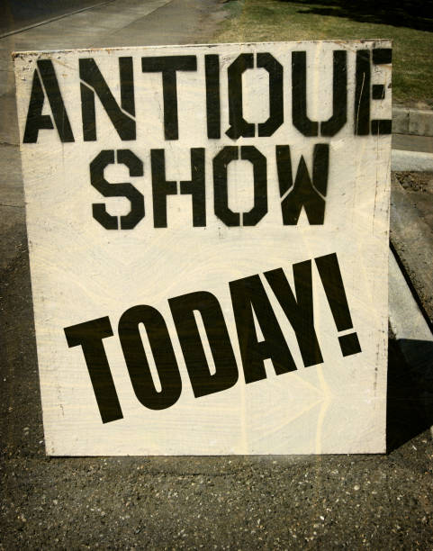 istock antique show sign 900048494