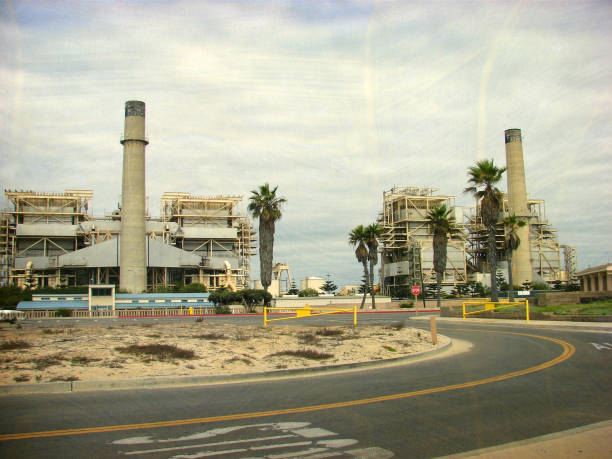 power plant - huntington beach california industry electricity stock-fotos und bilder