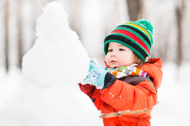istock family winter fun 900058364