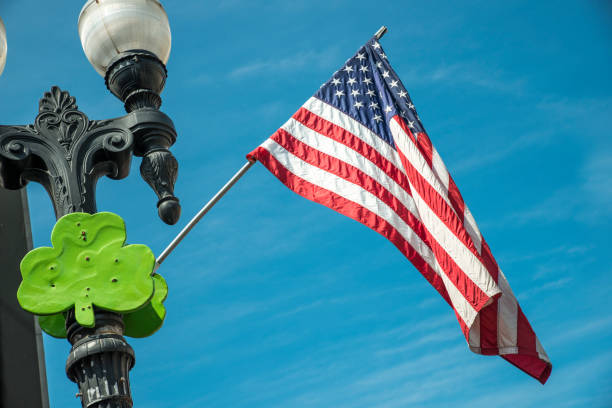 3d ray traced rendering of a golden US Friendship Flag Pin - IrelandPlease sitemail me if you if require any other country included in the collection.