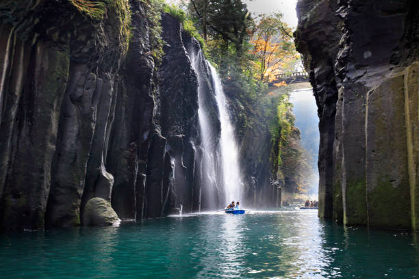 manai falls - shrine of japan,takachiho gorge - mineral waterfall water flowing imagens e fotografias de stock