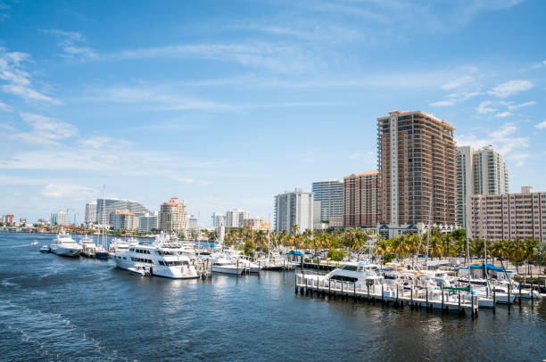 zacumowane łodzie w fort lauderdale, stany zjednoczone - fort lauderdale zdjęcia i obrazy z banku zdjęć