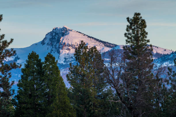 istock Brokeoff Mountain at sunset, Lassen National Park 900281740