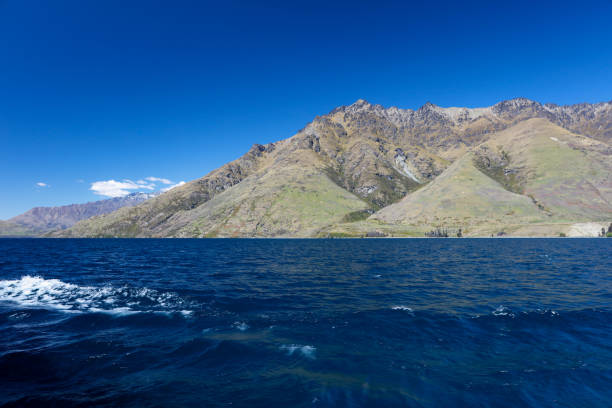 istock Lake Wakatipu, Queenstown 900325896