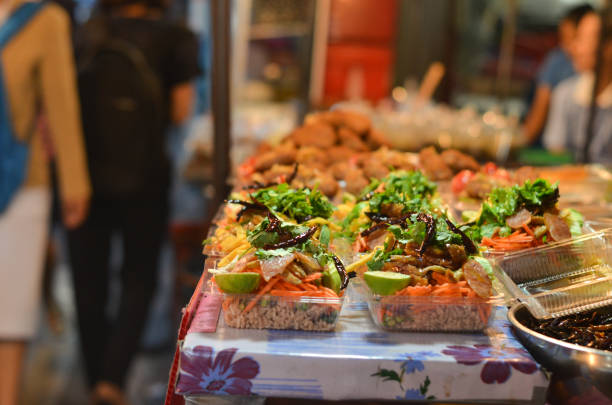 istock Street food casseroles 900408296