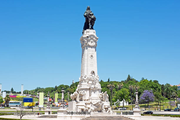 istock Statue from Marques de Pombal in Lisbon Portugal 900428054
