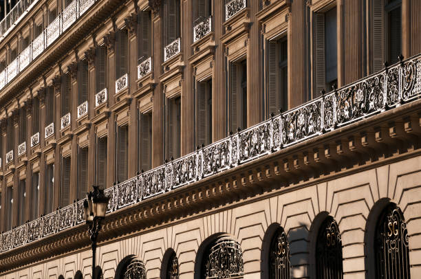 파리의 거리에 있는 외관 - art nouveau door paris france luxury 뉴스 사진 이미지