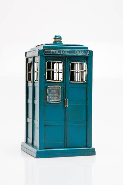 doctor who's space ship; tardis - england telephone telephone booth london england imagens e fotografias de stock