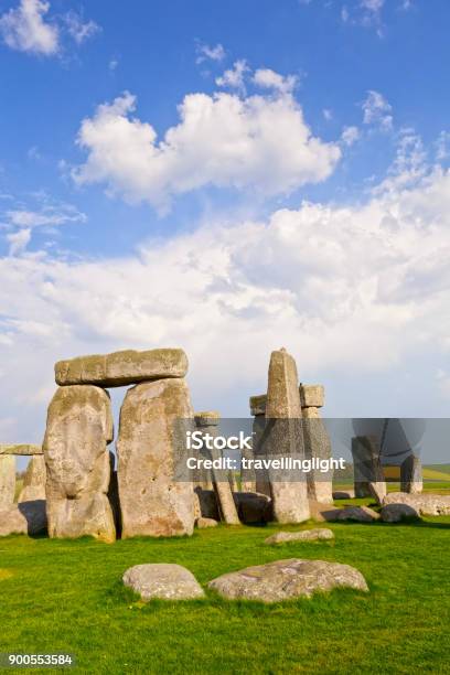 Stonehenge Stone Circle Wiltshire England Stockfoto und mehr Bilder von Stonehenge - Stonehenge, Cumulus, England