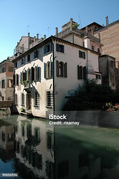 Canale Treviso In Italia - Fotografie stock e altre immagini di Acqua - Acqua, Ambientazione esterna, Ambientazione tranquilla