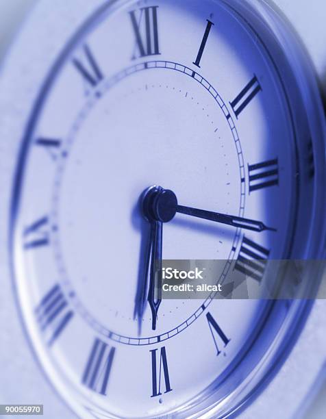 Orologio - Fotografie stock e altre immagini di Blu - Blu, Composizione verticale, Fotografia - Immagine