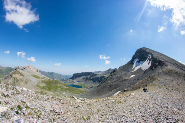 istock Summer in the mountains 900562058