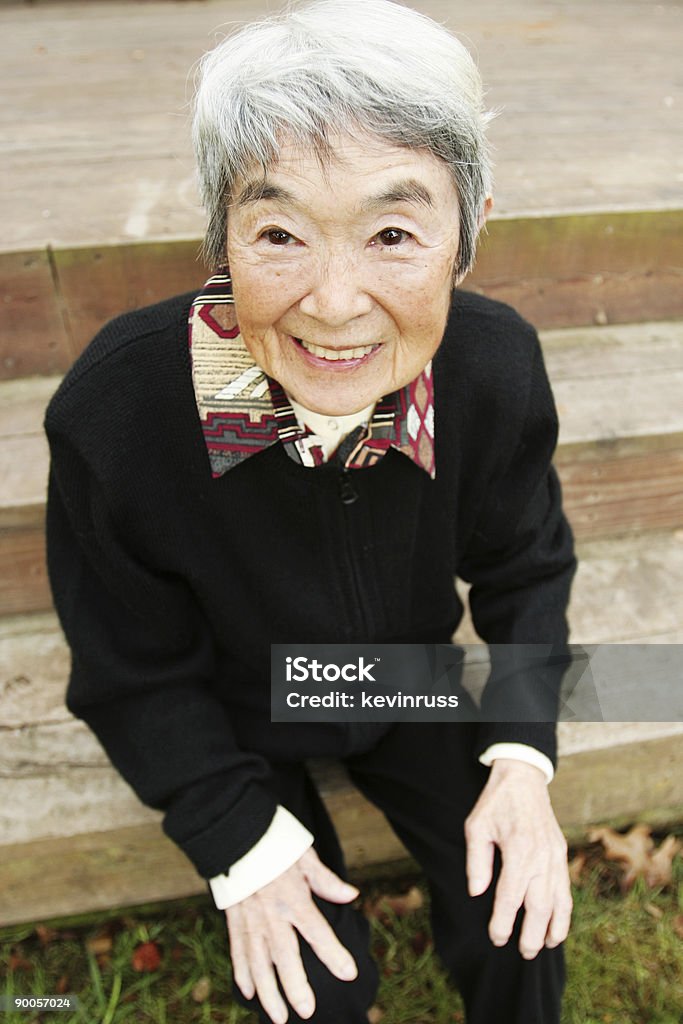 Feliz japonês vovó - Foto de stock de Suéter royalty-free